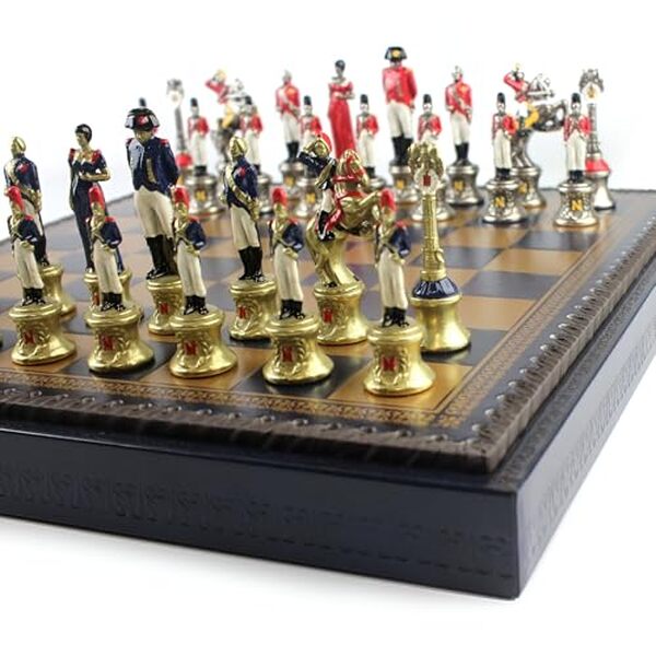 Explorez notre avis détaillé sur l'échiquier en cuir Gold Blue de Napoleon Medium Set : design raffiné et qualité premium pour les passionnés de jeu d'échecs.