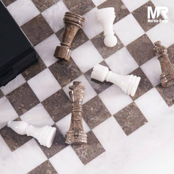 Découvrez notre avis sur ce jeu d'échecs en marbre fait main de 38 cm : un choix raffiné pour les amateurs de stratégie et d'artisanat